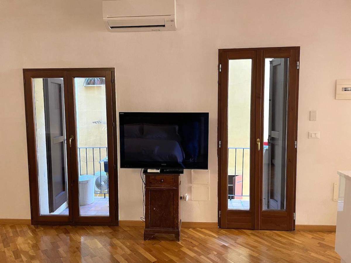 Апартаменты Loft Del Pratello Болонья Экстерьер фото